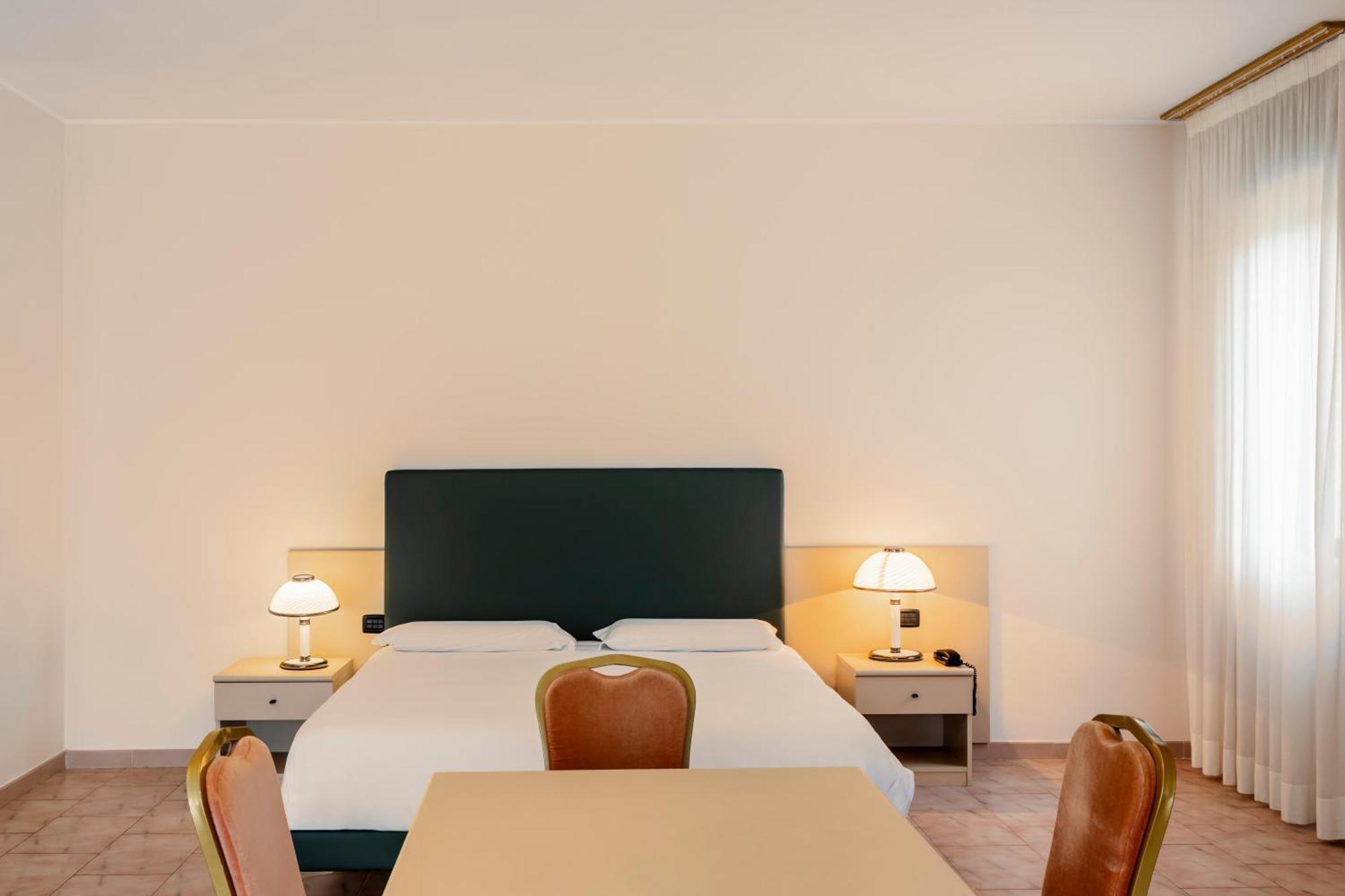 B&B Hotel Bari Rondo Buitenkant foto